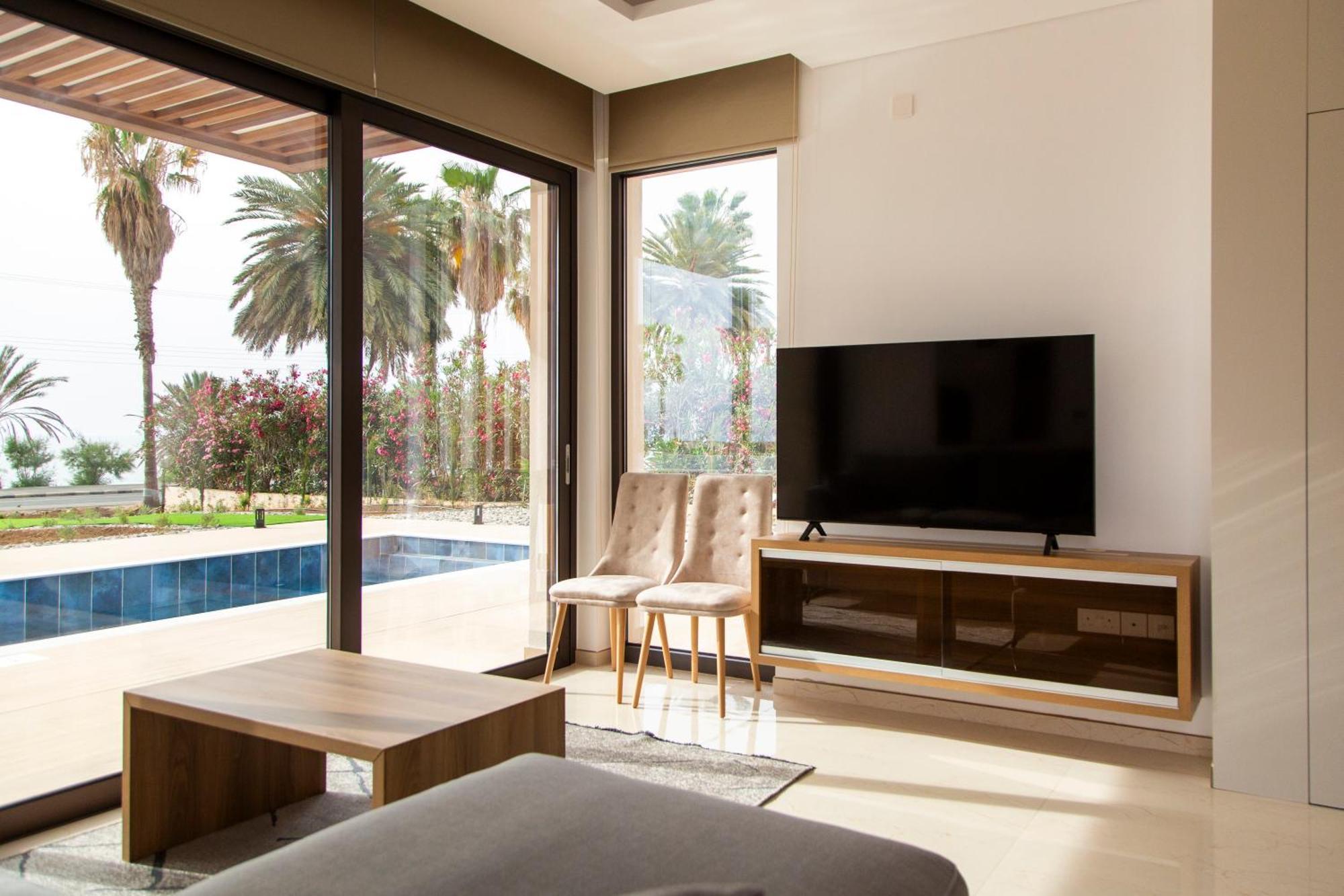 Santa Barbara Seafront Villas W Jacuzzi Pool Пафос Экстерьер фото