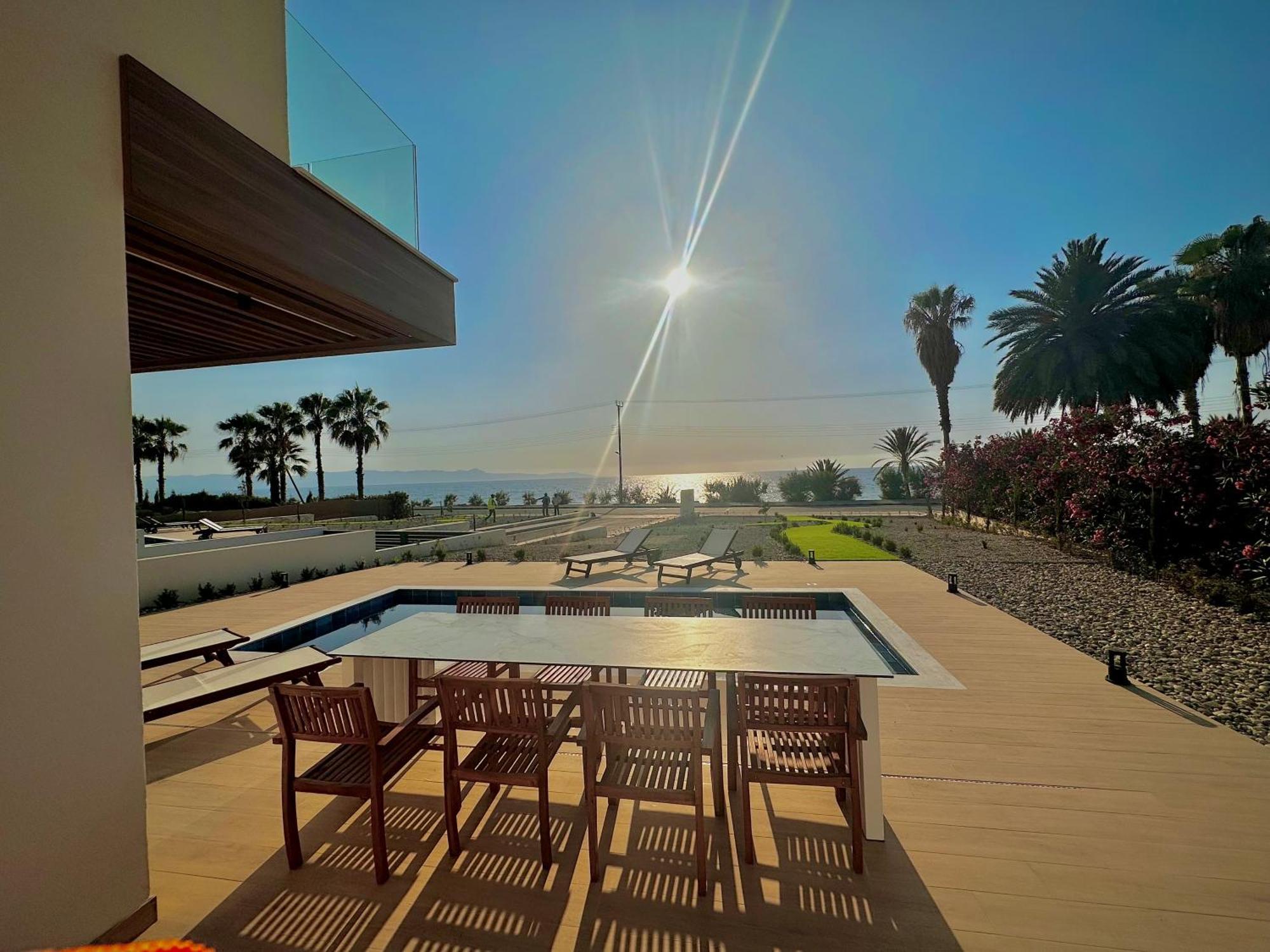 Santa Barbara Seafront Villas W Jacuzzi Pool Пафос Экстерьер фото